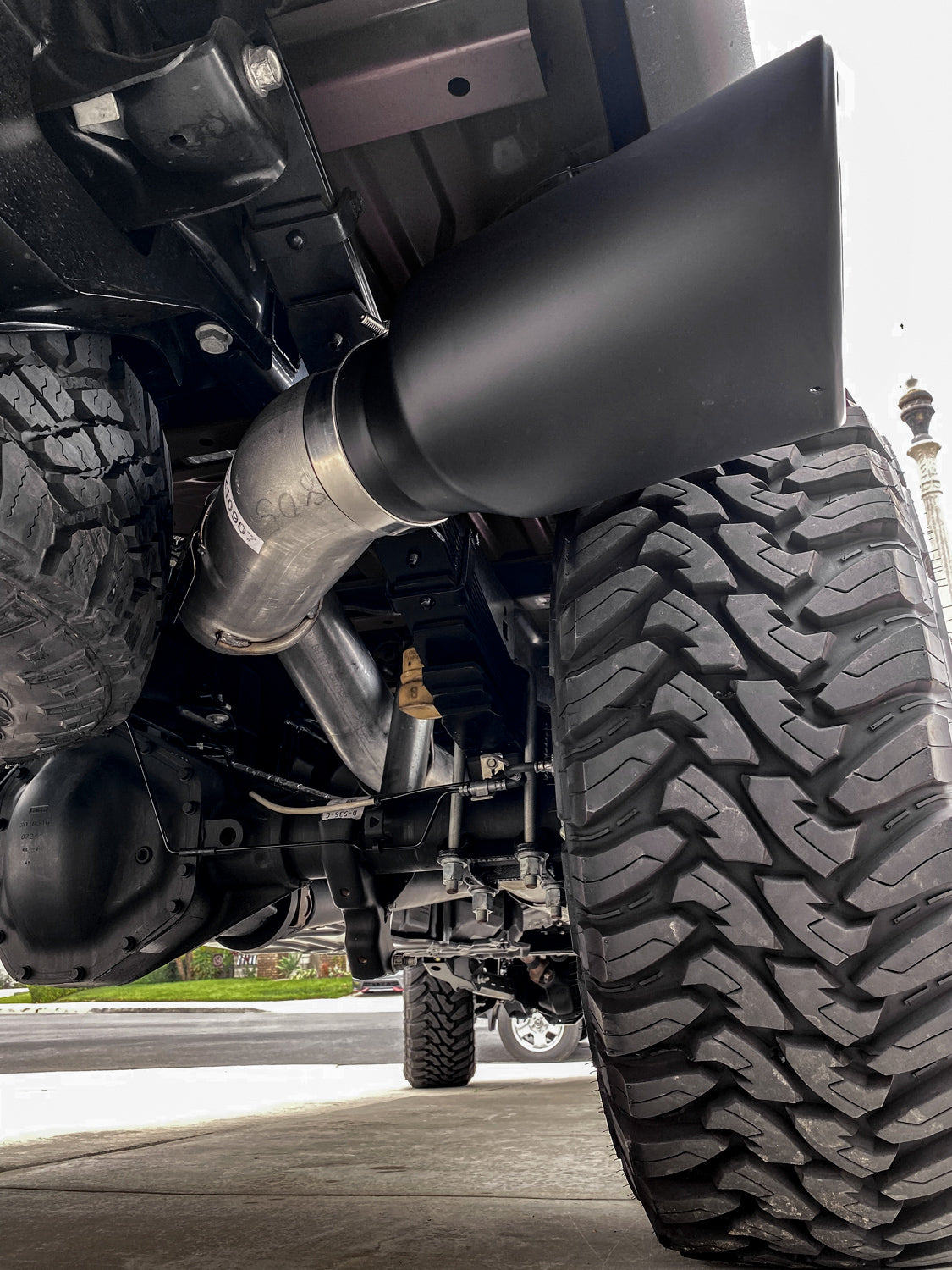 Monster Exhaust System 5-inch Single Exit Black Tip 17-25 Ford F250/F350/F450 6.7L Banks Power
